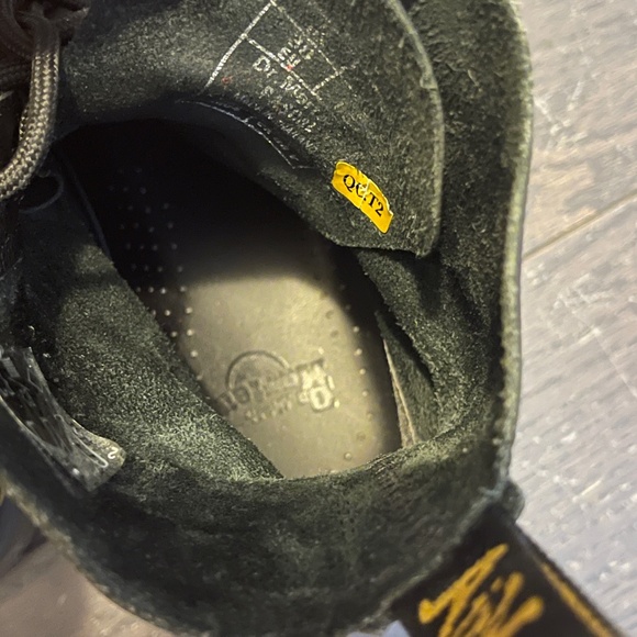 Dr Martens Pascal Boots Shoes Womens US 7 Black Leather 8-eye classic - Picture 6 of 10